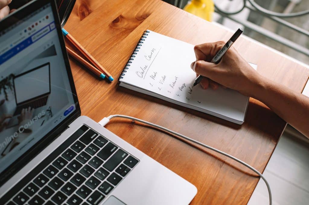 Micro-certifications et bootcamps : une alternative crédible au diplôme classique ?