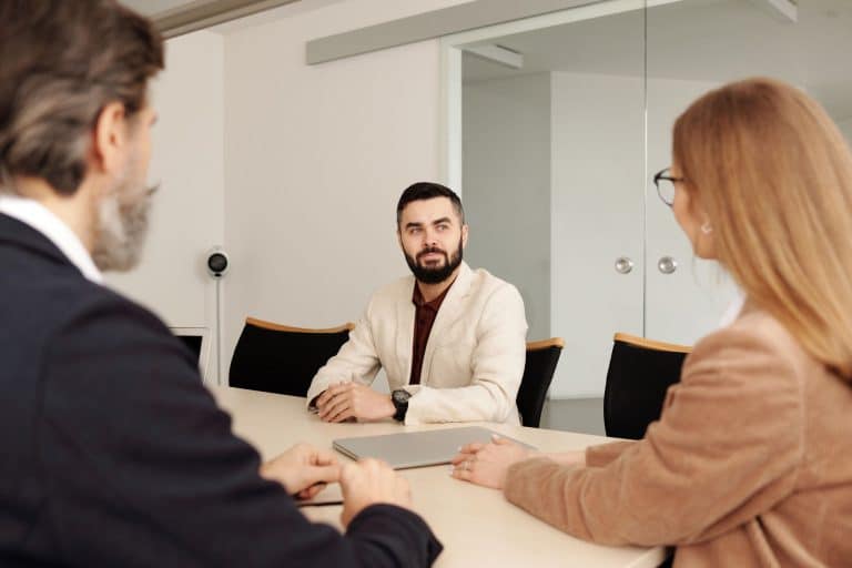 Politiques RH flexibles : comment les entreprises élargissent leur vivier de talents tech